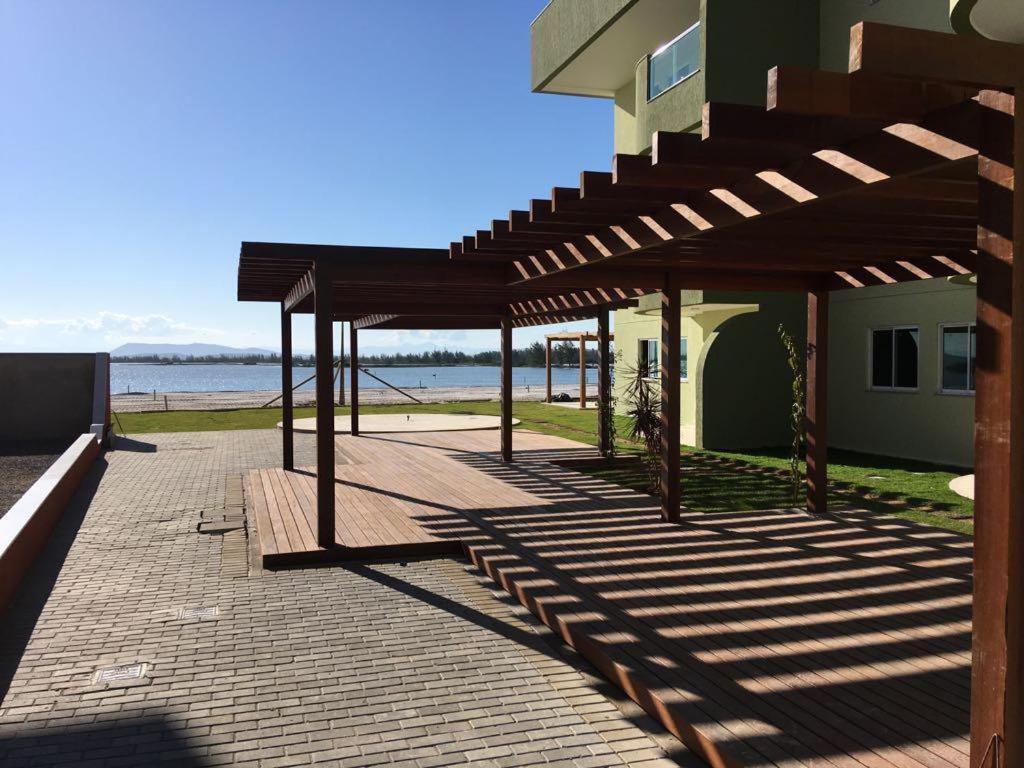 Flat com praia privativa e lazer total em Arraial Arraial do Cabo Exterior foto