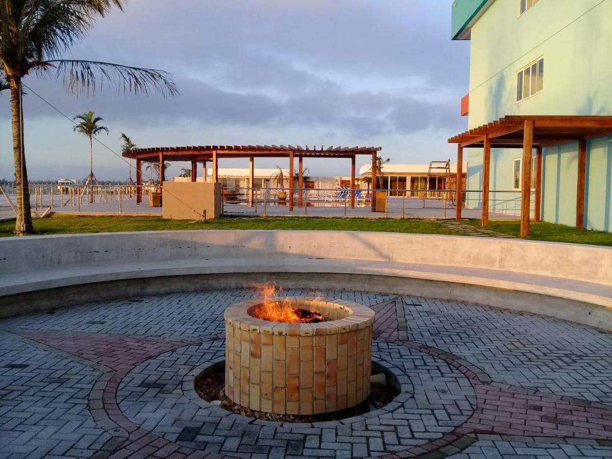 Flat com praia privativa e lazer total em Arraial Arraial do Cabo Exterior foto