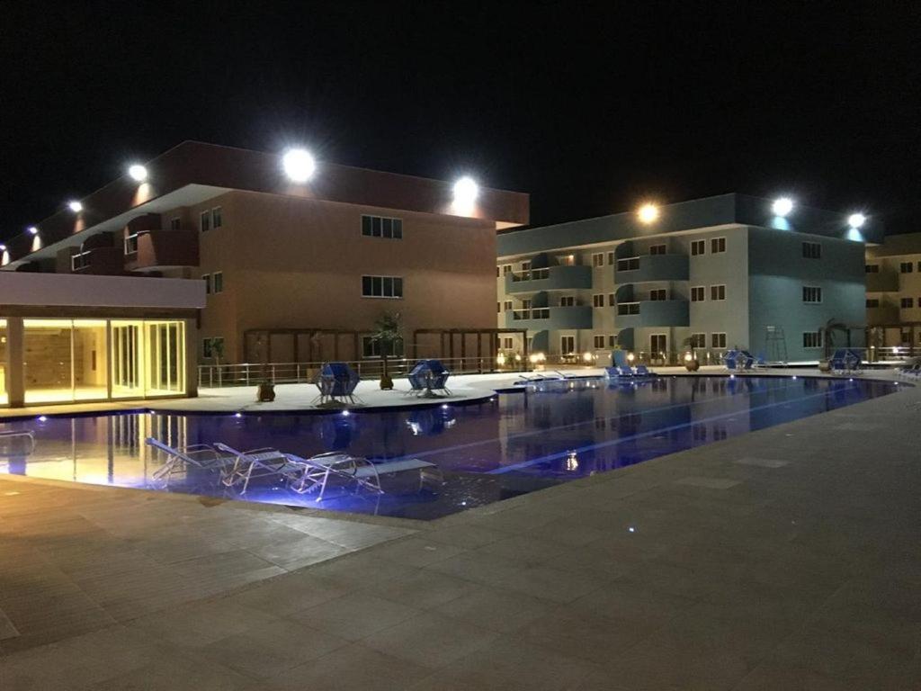Flat com praia privativa e lazer total em Arraial Arraial do Cabo Exterior foto